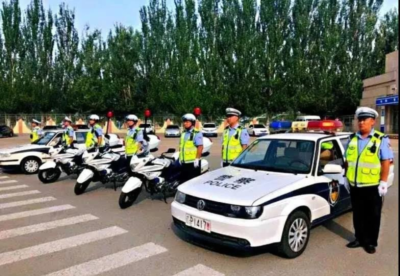 辽宁考场外的民辅警：我的这张答卷，你打几分？
